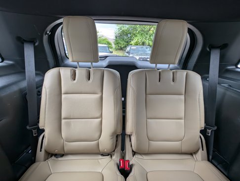 Used 2017 Ford Explorer XLT w/ Equipment Group 202A image 27