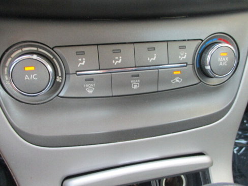 Used 2014 Nissan Sentra SV image 28