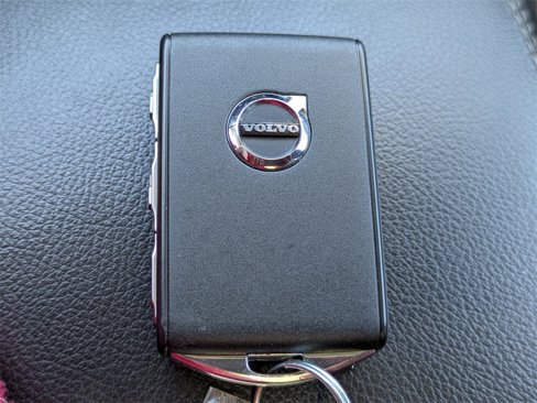 Certified 2023 Volvo XC40 B5 Plus image 30