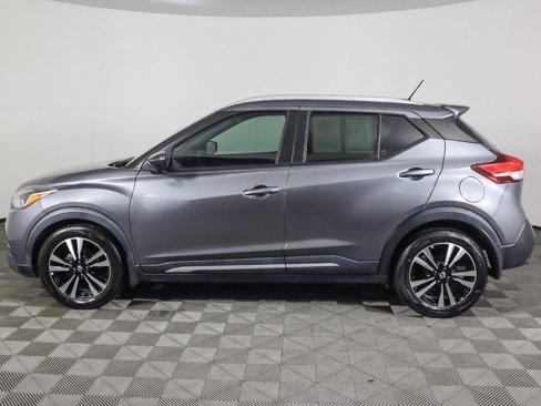 Used 2019 Nissan Kicks SR image 14