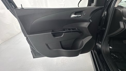 Used 2018 Chevrolet Sonic LT w/ Convenience Package image 18