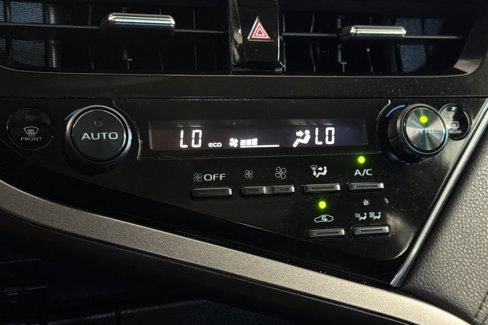 Used 2022 Toyota Camry LE image 19