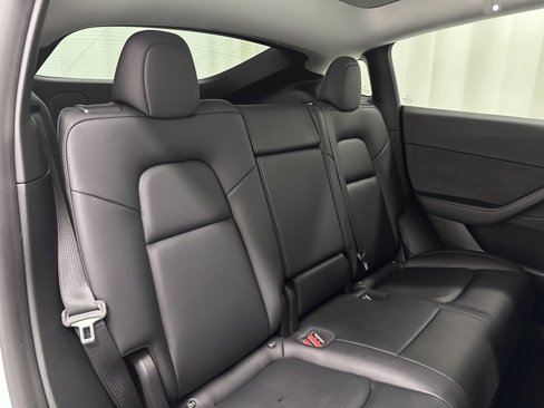 Used 2021 Tesla Model Y Long Range image 20