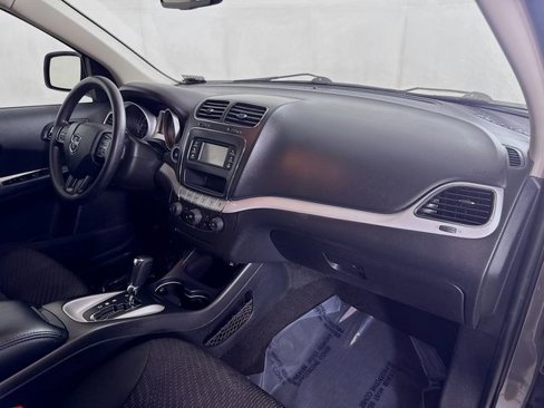 Used 2019 Dodge Journey SE image 26
