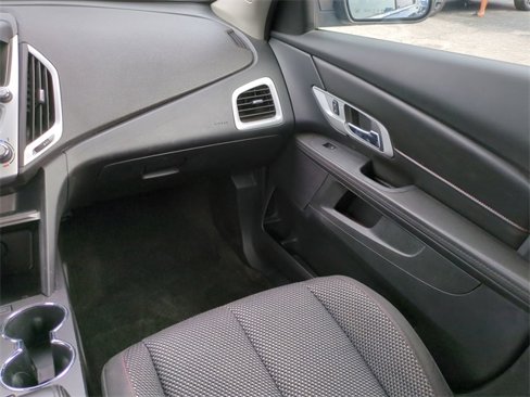 Used 2017 GMC Terrain SLE image 18