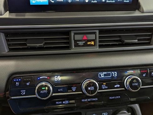 Certified 2025 Honda Pilot Black Edition image 25