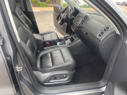 Used 2016 Volkswagen Tiguan SEL image 16