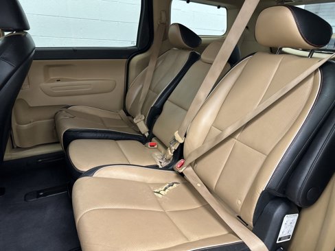 Used 2017 Kia Sedona LX w/ LX Essentials Premium Package image 23