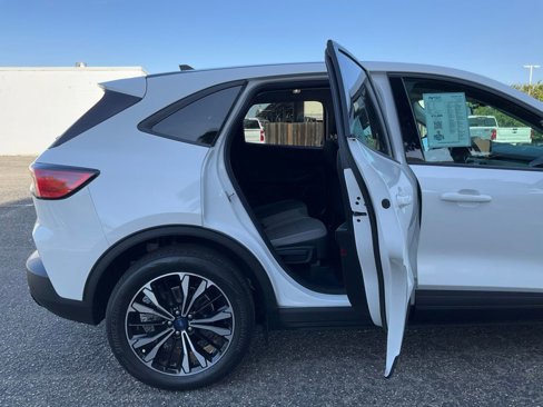 Certified 2022 Ford Escape SE w/ SE Sport Appearance Package image 47