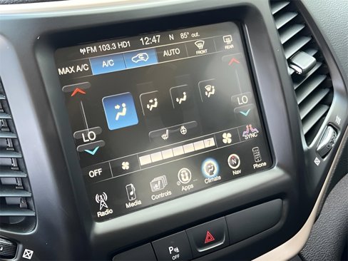 Used 2018 Jeep Cherokee Limited image 27