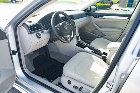 Used 2013 Volkswagen Passat TDI SE image 16