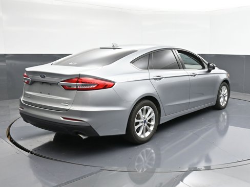 Used 2020 Ford Fusion SE image 8