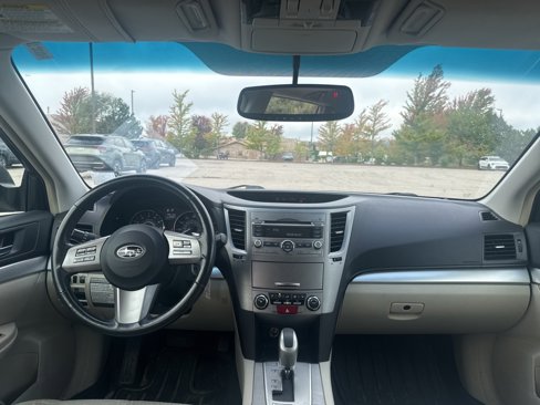 Used 2010 Subaru Outback 2.5i Premium w/ Popular Equipment Group 1B image 12