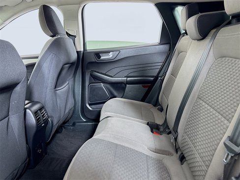 Used 2021 Ford Escape SE image 12