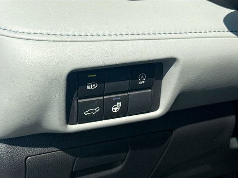 Used 2023 Toyota Highlander Limited image 10