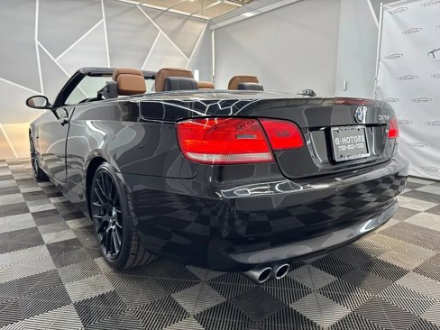 Used 2009 BMW 328i Convertible image 3