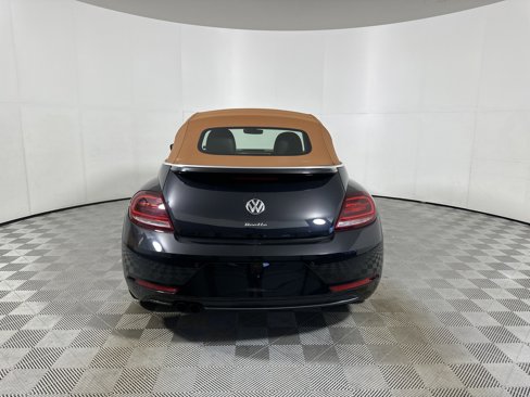 Used 2019 Volkswagen Beetle 2.0T image 6
