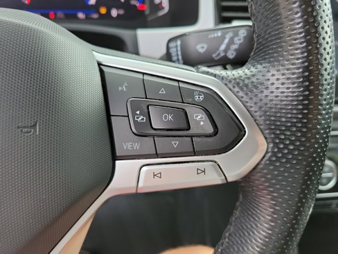 Used 2021 Volkswagen Atlas Cross Sport SEL Premium image 32
