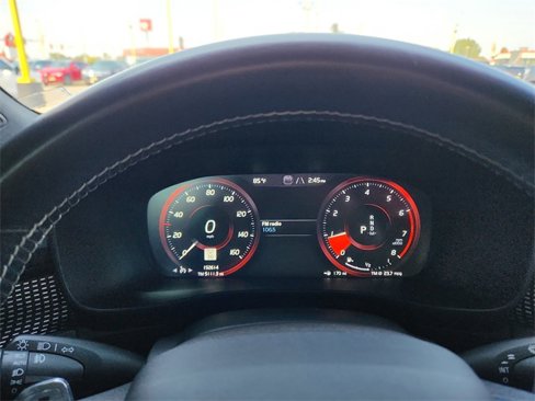 Used 2020 Volvo XC40 T5 R-Design image 25