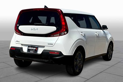 Used 2022 Kia Soul EX image 11