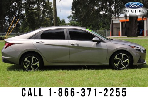 Used 2023 Hyundai Elantra SEL w/ Convenience Package image 9
