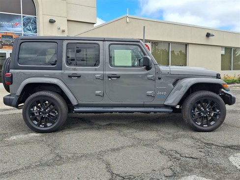 Used 2023 Jeep Wrangler Unlimited Sahara image 30