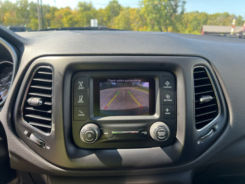 Used 2018 Jeep Compass Latitude w/ Cold Weather Group image 26