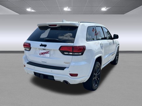 Used 2021 Jeep Grand Cherokee Laredo X image 3