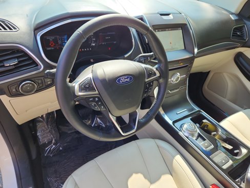 Used 2019 Ford Edge Titanium image 15