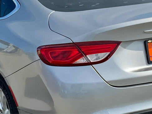 Used 2015 Chrysler 200 Limited w/ Convenience Group image 16