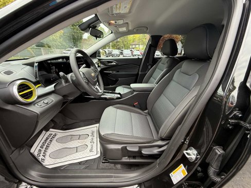 New 2025 Chevrolet Trax LT w/ Driver Confidence Package image 16