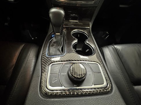 Used 2018 Jeep Grand Cherokee Limited image 24