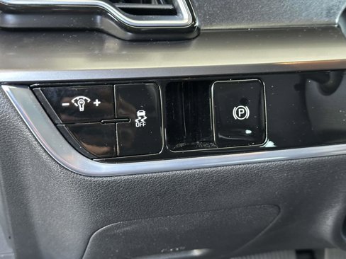 Used 2023 Kia Sportage EX image 19