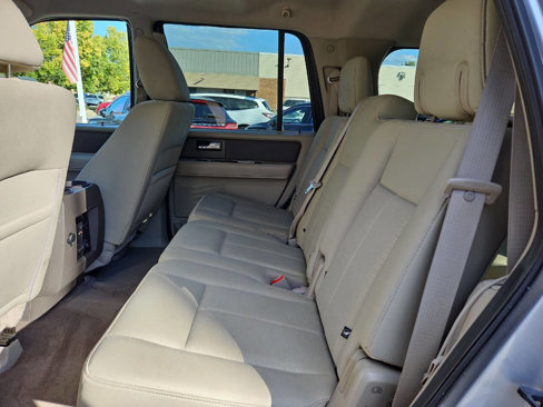 Used 2011 Ford Expedition XLT w/ HD Trailer Tow Pkg image 12