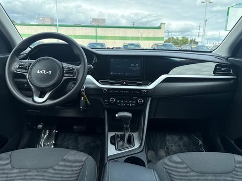 Used 2022 Kia Niro LX image 19