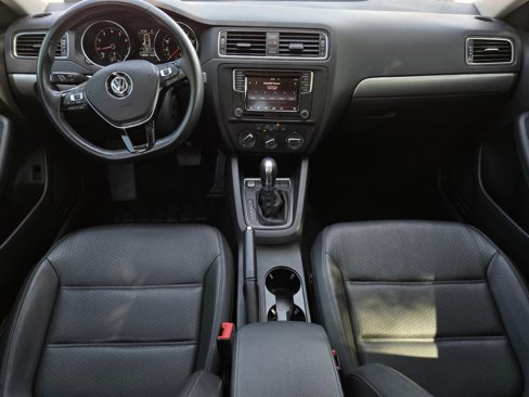 Used 2017 Volkswagen Jetta SE image 15