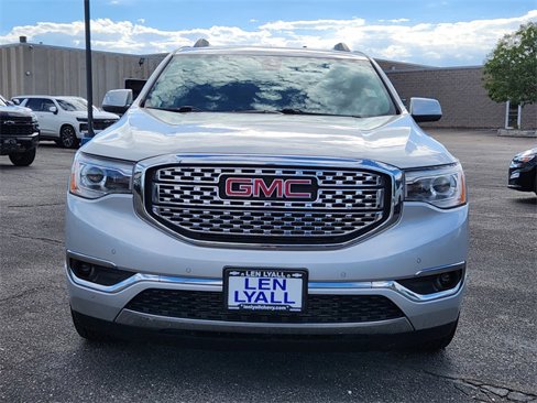 Used 2019 GMC Acadia Denali image 5