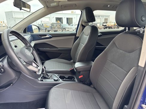 Used 2022 Volkswagen Taos SE w/ Panoramic Sunroof Package image 12