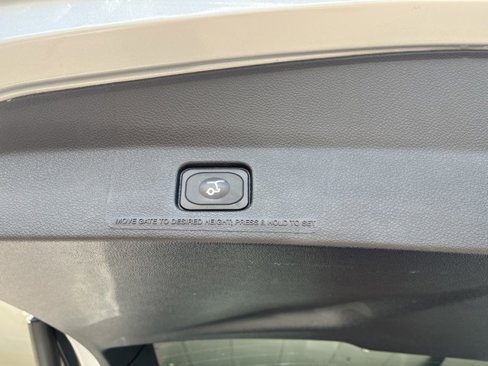 Used 2017 Ford Explorer XLT w/ Equipment Group 202A image 30