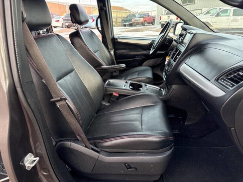 Used 2016 Dodge Grand Caravan R/T image 20