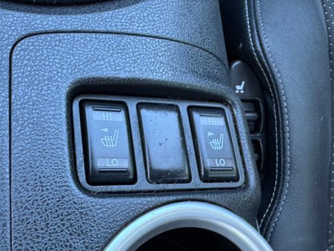 Used 2010 Nissan 370Z Touring w/ Sport Pkg image 29