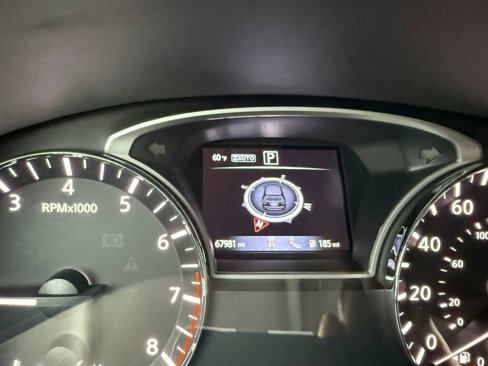 Used 2019 Nissan Pathfinder SL image 14