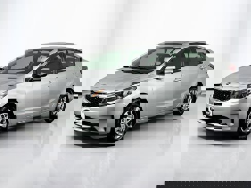 Used 2018 Kia Forte LX image 6