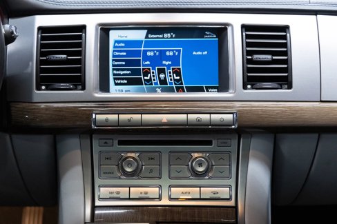 Used 2009 Jaguar XF Premium image 25