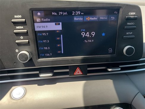 Used 2022 Hyundai Elantra SEL image 30