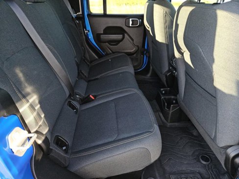 Used 2024 Jeep Gladiator Sport image 34