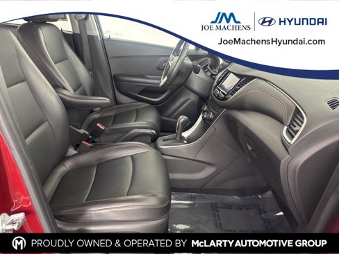 Used 2021 Chevrolet Trax LT w/ Premium Seat Package image 26