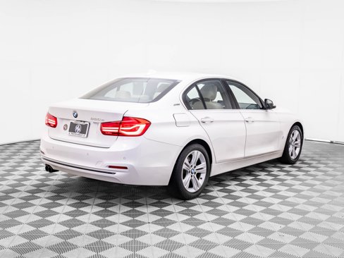 Used 2017 BMW 330e image 5