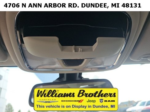 Used 2017 Jeep Cherokee Latitude w/ Cold Weather Group image 23