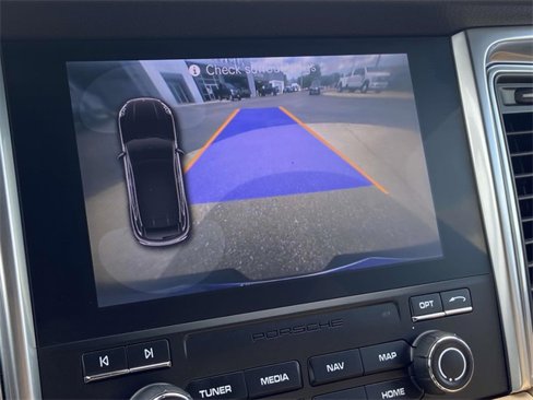 Used 2018 Porsche Macan image 15